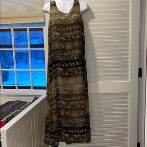 Brown maxi dress with abstract print